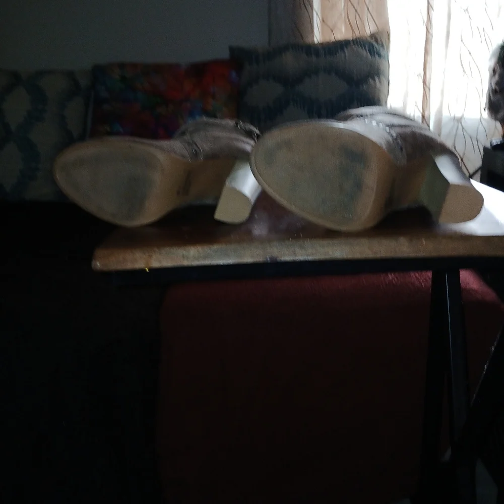 VENUS Booties - Picture 4 of 6